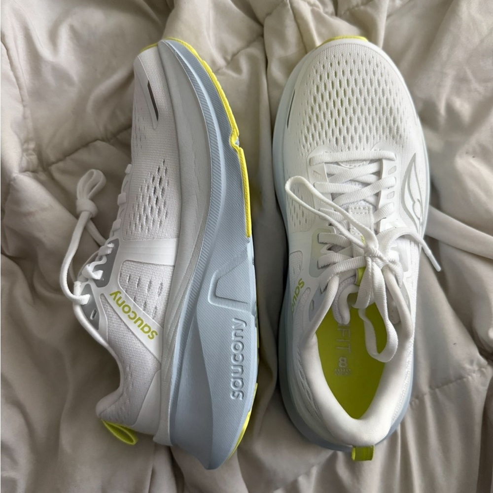 Saucony Guide 18 Women’s Running Shoes